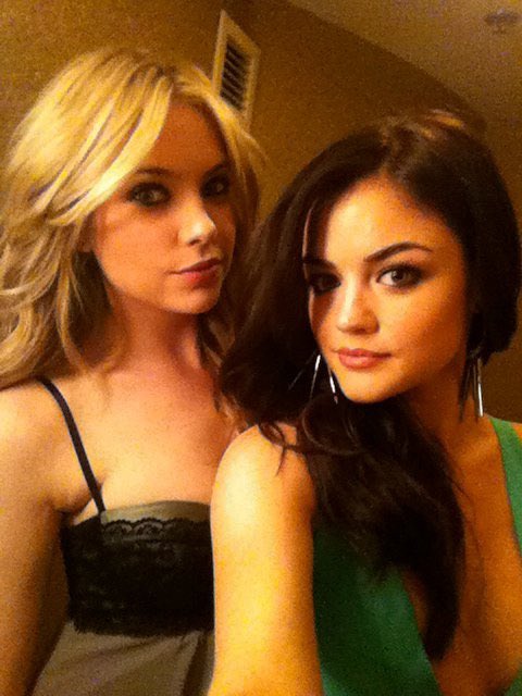 lohanisgod's tweet image. a thread of interesting facts about pretty little liars:

lucy hale and ashley benson met on myspace as teenagers, and became super close. they lost touch and reconnected once they started the show.
