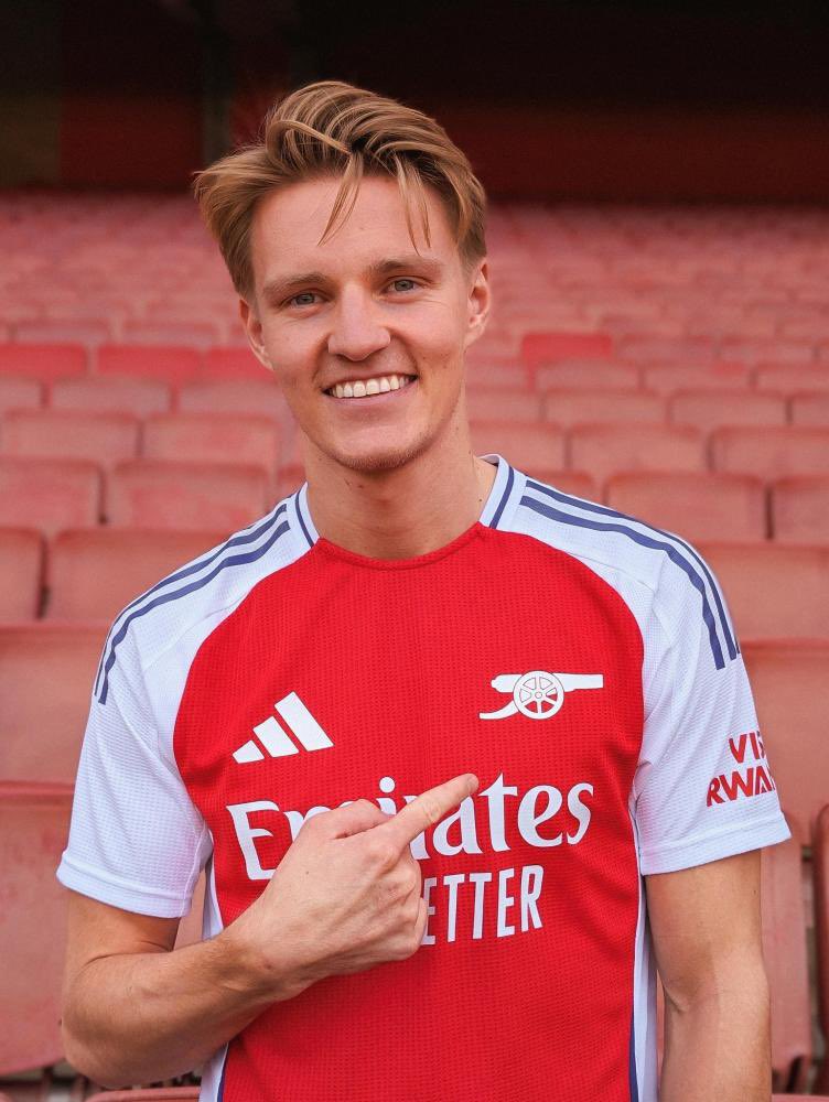 🚨 تيشيرت أرسنال أسبوعياً 🚨

راح يكون سحب أسبوعيا " تيشيرت أرسنال " بعد فوز ارسنال ..

الشروط كتالي : 

- اكتب "أرسنال"
- ريتويت هذه التغريدة 🔁
- متابعة ♥️