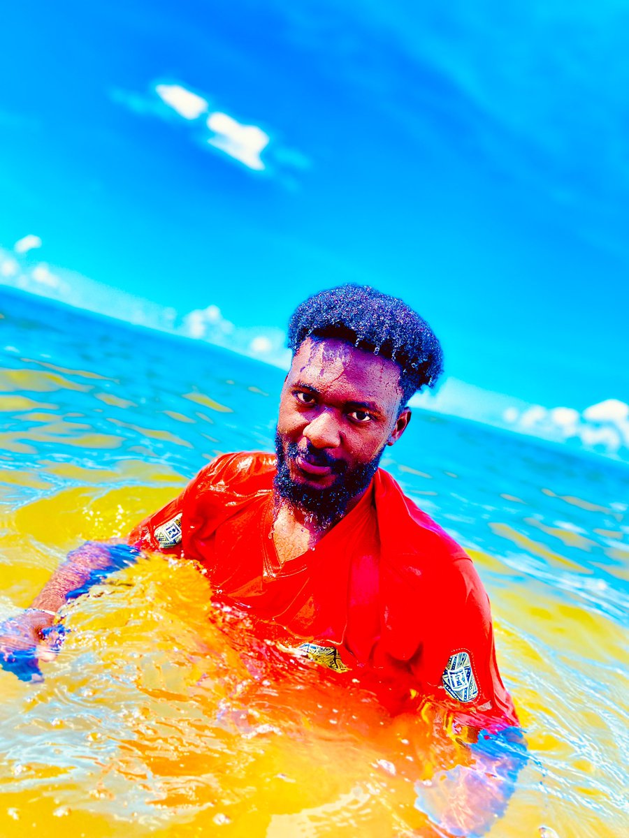 SERENITY NOW!!
Finding peace in the ripples of the lake.
Reminding myself to:
Stay calm in the midst of chaos
Take time to reflect and recharge
Connect with nature's #NatureLover