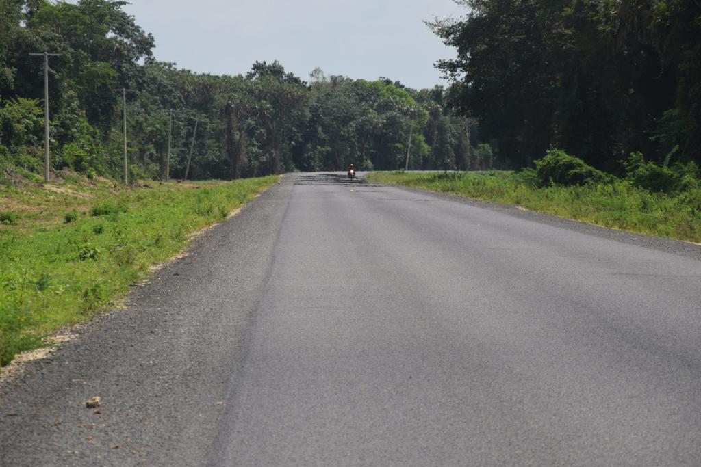 lapsset's tweet photo. And the completed 113.5 km Garsen – Witu – Lamu Road which follows an easterly direction to Lamu through Gamba, Witu, the Boni forest, Mkunumbi, Hindi to Mokowe in which links LAMU Port to Garissa.

#4thMinisterialCounsilMeeting #RegionalIntergration #AFTCA https://t.co/B2X3JmSHA1