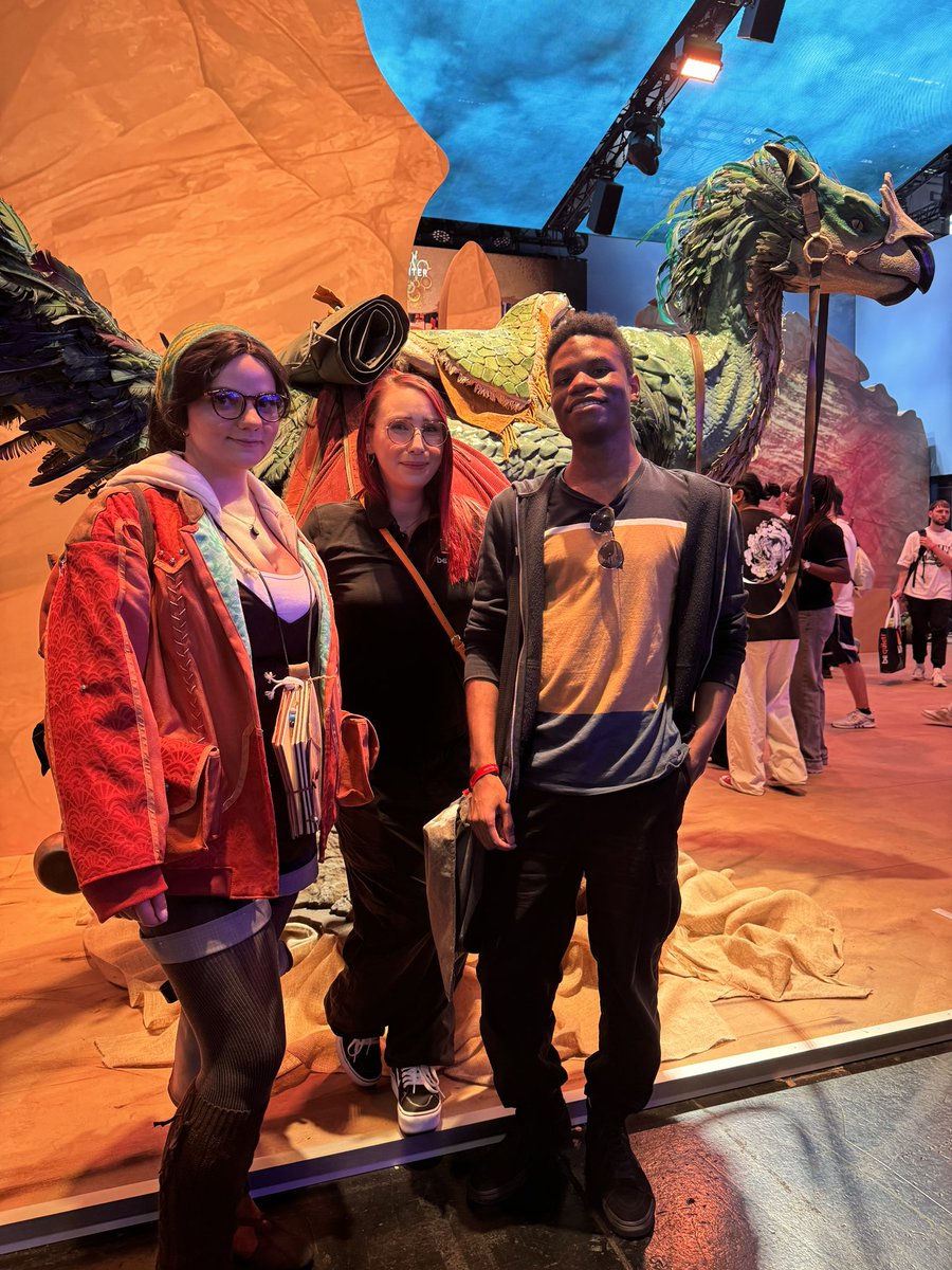 _ZeldaHunter's tweet photo. Last meeting of the day
Very happy to have met @Steffi_Peach  and @Sayuri_Cos  (emotional 🙃)
Wonderful ladies 👌 https://t.co/wvAJNB9nnk