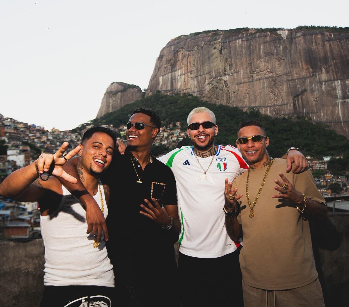 que time, isso é UCLÃ PORR*! 🔥🔥🔥

se vc n escutou 5 estrelas ainda tu eh um comédia: youtu.be/GQ3dDRPskDk?si…