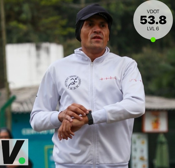 paulo_maratona's tweet photo. Encerrei meu 9° ciclo de treinos para uma Maratona, domingo, na Usp, estarei junto com + 29 alunos em quartetos, duplas e solo. Vou correr mas em primeiro lugar estarei pensando e torcendo por cada um deles. Monteiro Equipe de Corrida. #vdotcoach #vdoto2 Tks Dr Jack Daniel's. https://t.co/A7HJWX0aIH