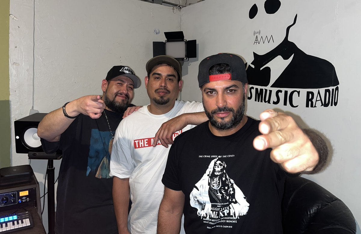 WHOSMUSICLLC's tweet photo. WHOSMUSIC Radio EP. 126๐๐ป w/ @SCVTTERBRVIN. Watch + subscribe. Keeping It Underground @keepingitunderg.
๐: https://t.co/w4o96jDM4v
๐บ: https://t.co/JKOeFL4gs8
๐ก: https://t.co/IEfyJKHdmD
#whosmusic #whosmusicradio https://t.co/kI8CFS1u7p