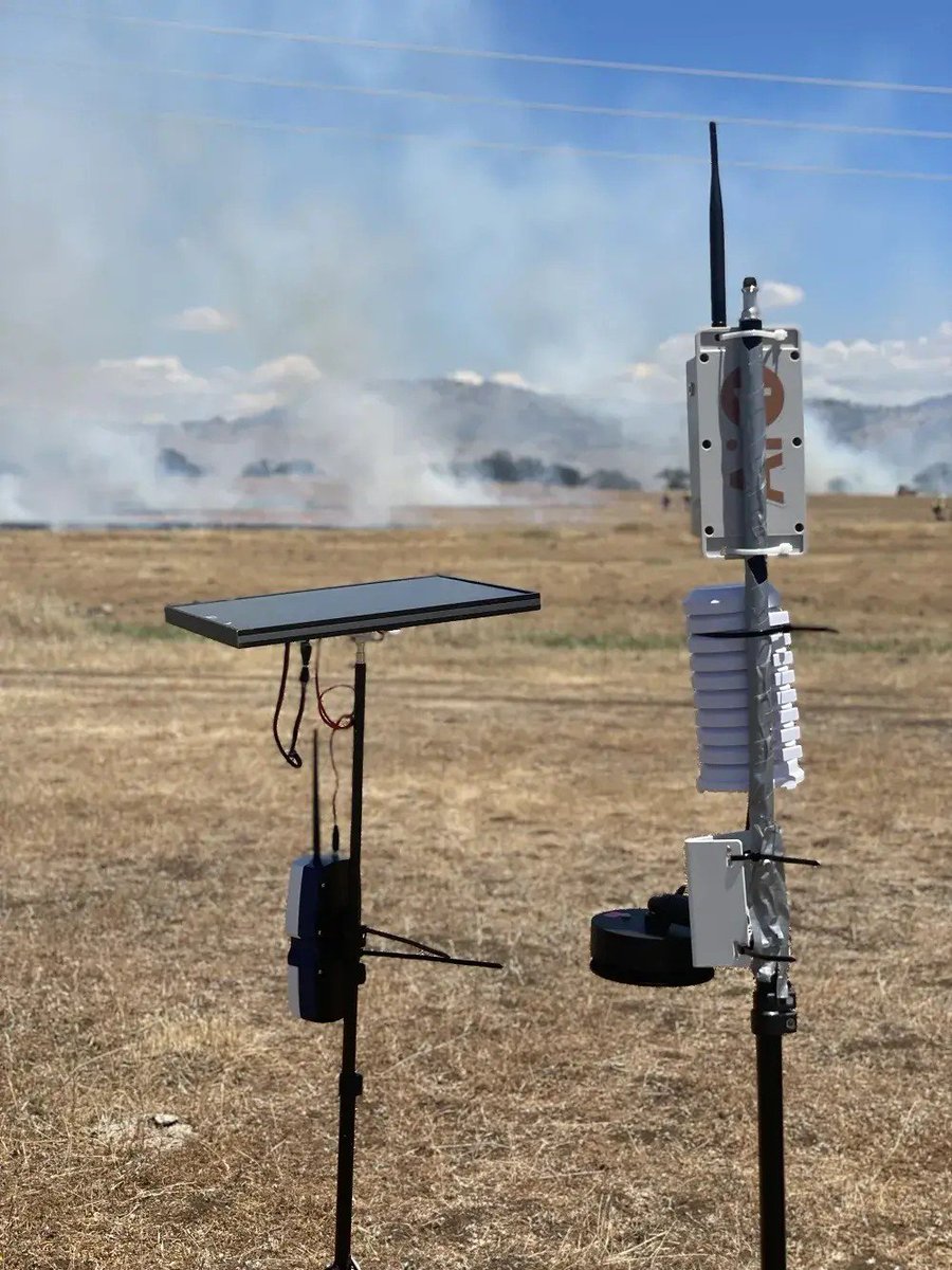 DHSgov's tweet image. #ICYMI @dhsscitech announced the placement of 80 advanced wildfire sensors across Maui and the Hawaiian Islands earlier this month. These devices use Artificial Intelligence to detect the early stages of wildfires and automatically alert officials. ⬇️ dhs.gov/science-and-te…