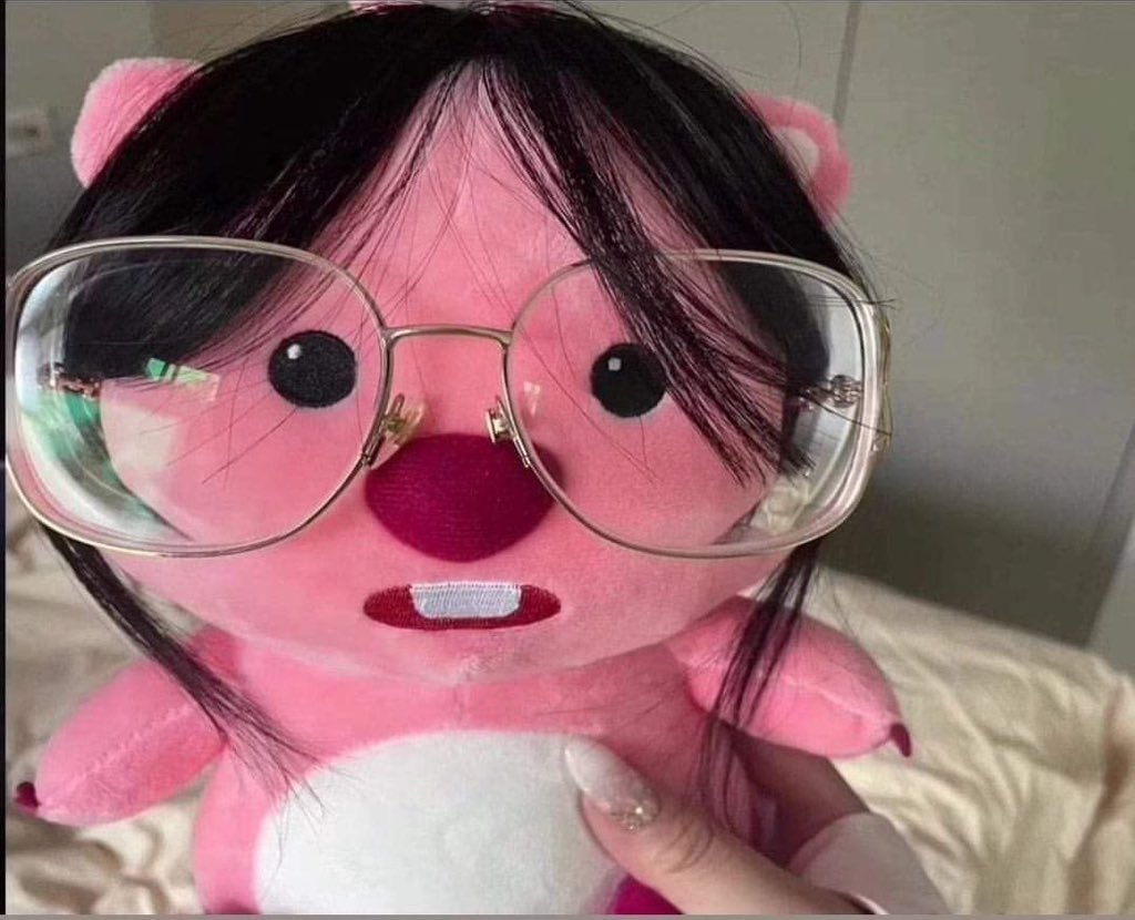ThisisOshaz_'s tweet photo. This is how I look like irl, not even kidding https://t.co/4OTOZUIMl5