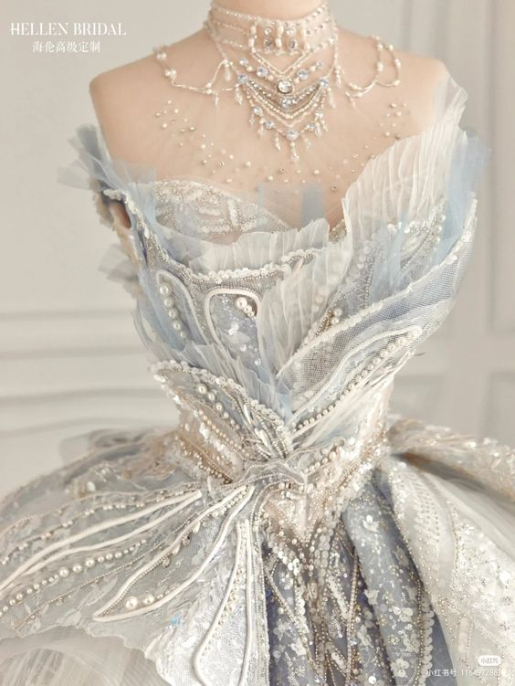 archivedlooks's tweet photo. Dress from Hellen Bridal https://t.co/43Sg0dwbH3