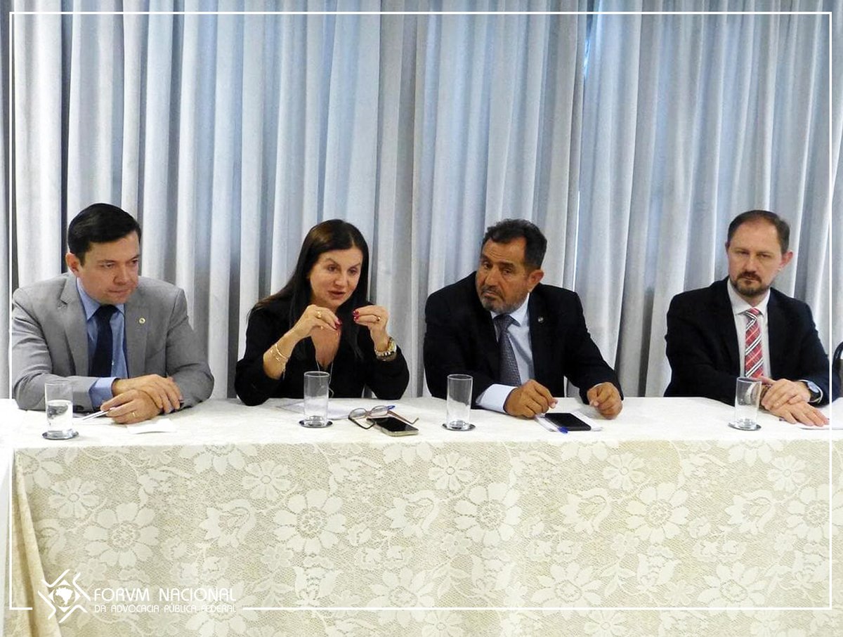 Nesta quarta  (21) a Diretoria do Forvm Nacional da Advocacia Pública Federal participou de uma reunião com os novos membros do Conselho Curador dos Honorários Advocatícios. Leia a matéria completa: bit.ly/3AzxVut