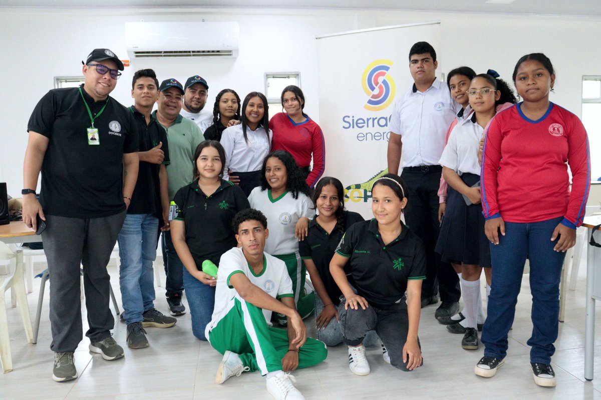 📻Impulsando nuevos talentos en la radio escolar🎤

El proyecto "Voces y Expresiones Juveniles comprometidas con la Paz" ha comenzado su ciclo de formación en radio, creación de contenidos, entre otros, en Arauquita. 🌟 

Con el apoyo de <a href="/SierraColEnergy/">SierraCol Energy</a> <a href="/ECOPETROL_SA/">Ecopetrol</a> y
