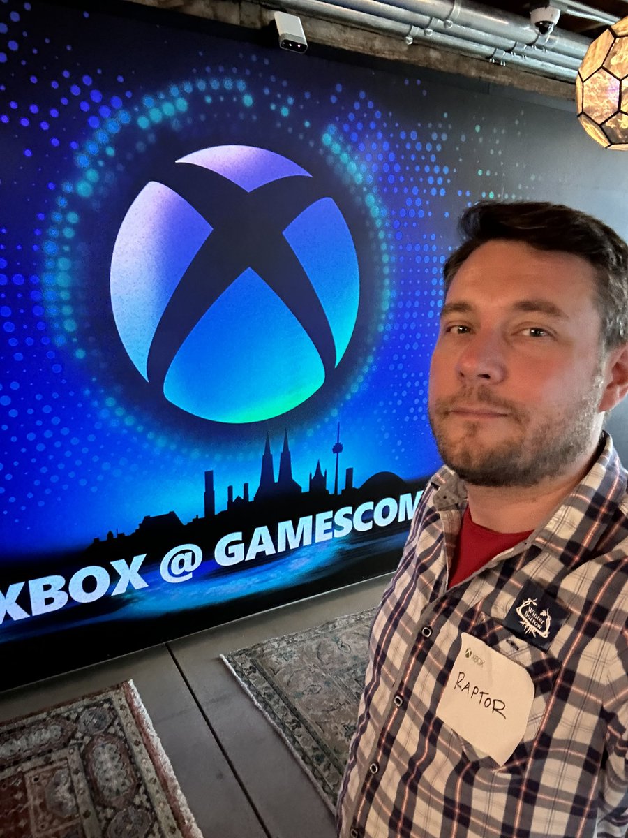 RaptorGamer's tweet photo. Oh! Hey! @Xbox Thanks for the invite out to LA for the Gamescom in LA event! #XboxLA #XboxEvent

Very excited to chat with you all about what I played and some thoughts of some big coming releases like @AraHistory and @AtomfallGame too!

Home soon for new Manor Lords updates! https://t.co/MOthKnshlk