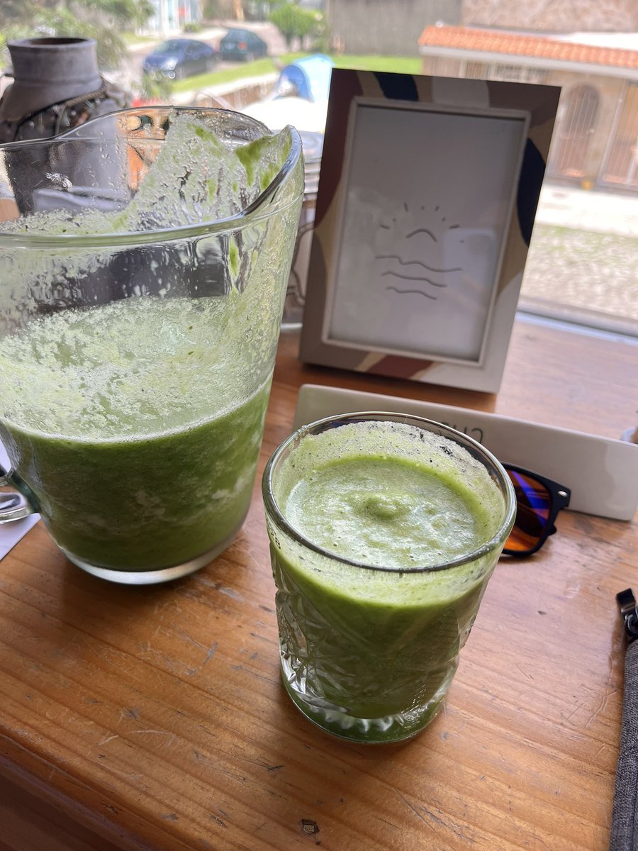 samsuarezbtc's tweet photo. this is what “drink your veggies” looks like 🥒🍏🦖 https://t.co/AeOfn9SWDp