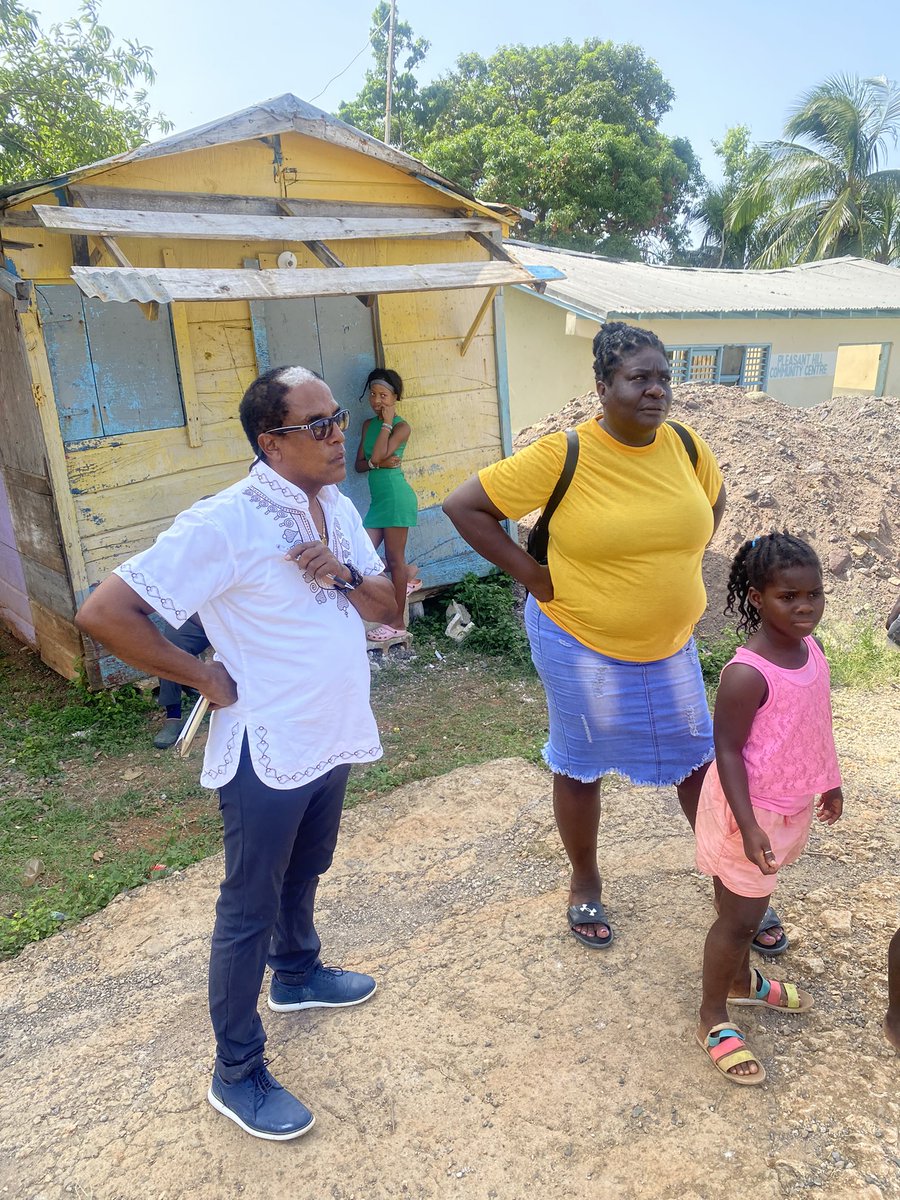 DrNormanDunn's tweet photo. Working for you is my commitment, not perfect but i will always try to be there. It’s always a pleasure to connect with my South-East St. Mary family, visiting each community to ensure we are there for you. Let’s keep moving forward!
#SESM #progress #notgoingnack #sustainability https://t.co/yUD77dykWS