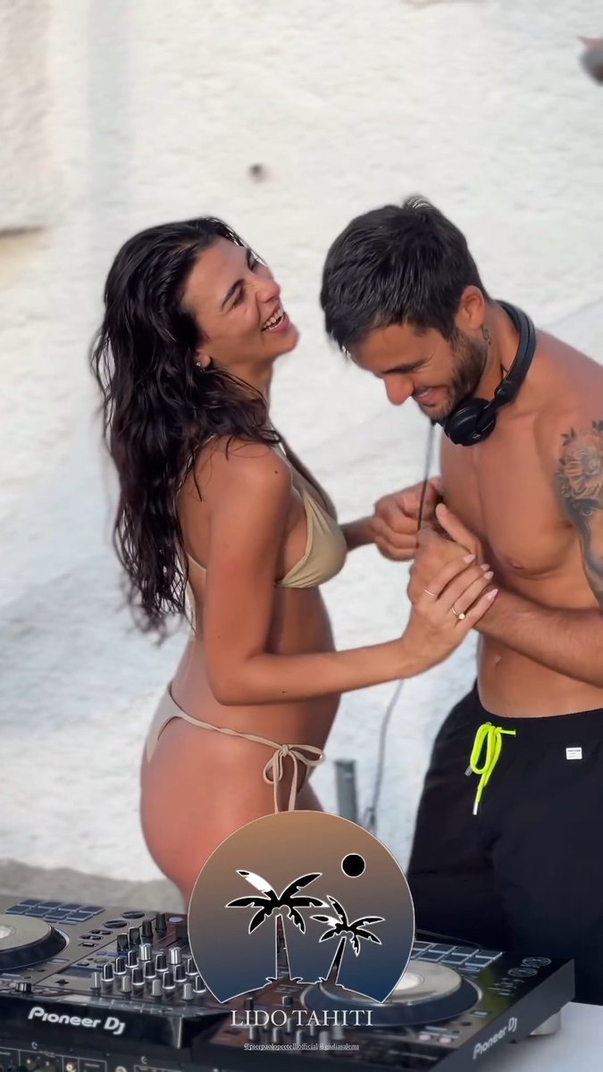 Basini__laura's tweet photo. Giulia e Pierpaolo sono i più belli del mondo 

#PRELEMI https://t.co/j3xxoMDpUx