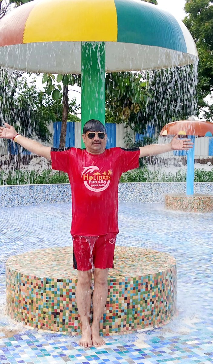 GoldySrivastav's tweet image. ❤️❤️❤️

अभी तो मैं ने फ़क़त #बारिशों को झेला है
अब इस के #ब'अद #समुंदर भी देखना है मुझे

#HBDMegaStar #Mathura #Vrindavan #Mathuravrindavan