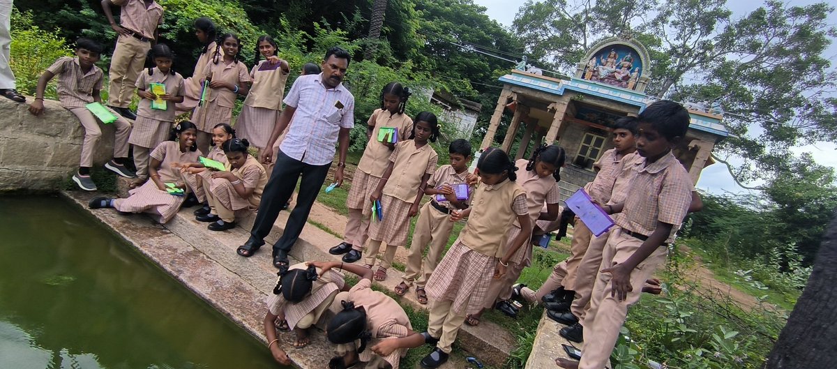 MMopatnsf's tweet image. களப்பயணத்தில் மாதிரிகளை சேகரித்த மாணவிகள்.