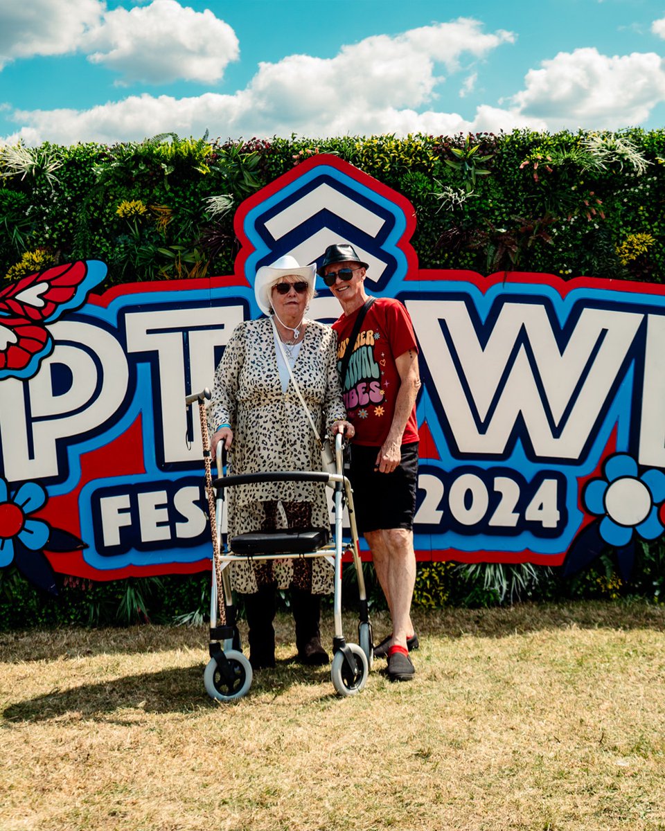 A song that brings back childhood memories, a dance move that leaves us in awe, a ride that makes us cry of laughter... It’s those little moments with our loved ones that make a festival experience unforgettable. We want to share those moments with you at Uptown. 

🌳🎟️ Don't...