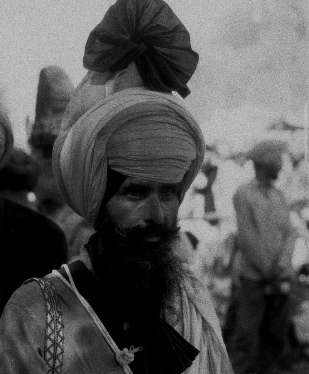kalgidhardifauj's tweet photo. Whatever, rituals and practices, fasts, baths, worship, charities, you have adopted are bodily rituals. You do these as rituals only. They do not stop the wandering of the mind or clean the dirt of vices on the mind.

- Guru Nanak Dev Ji to Pandits &amp; Brahmins in Suraj Prakash https://t.co/H55pZ9ALBw