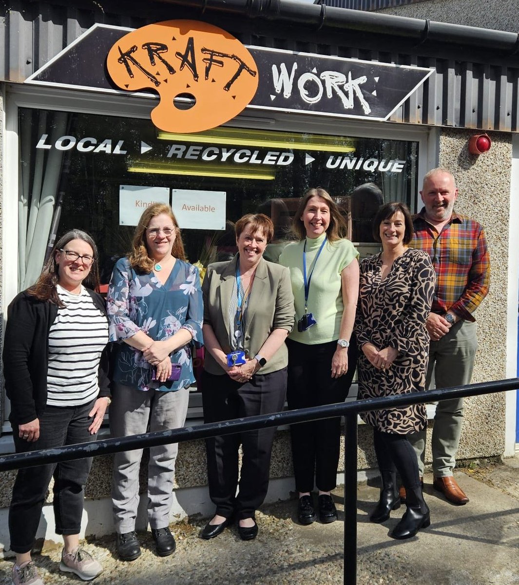 Laura Thom tweet media