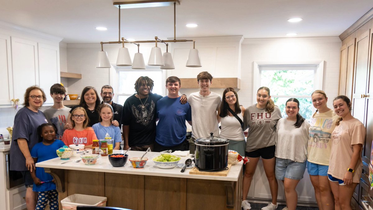 freedhardeman's tweet image. 🍽️ FHU Interface 2024 – Faculty Dinners

Thank you to all who hosted these incredible students!
#FHUFamily #interface2024 #fhuinterface