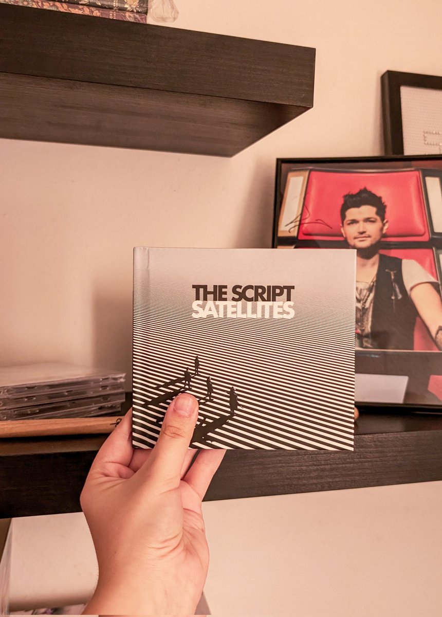 marta_thescript's tweet photo. Look what just arrived today 🥹 I'm love with it! 🩷 @thescript @TheScript_Danny @glenofthepower https://t.co/6BpVSSp0BP