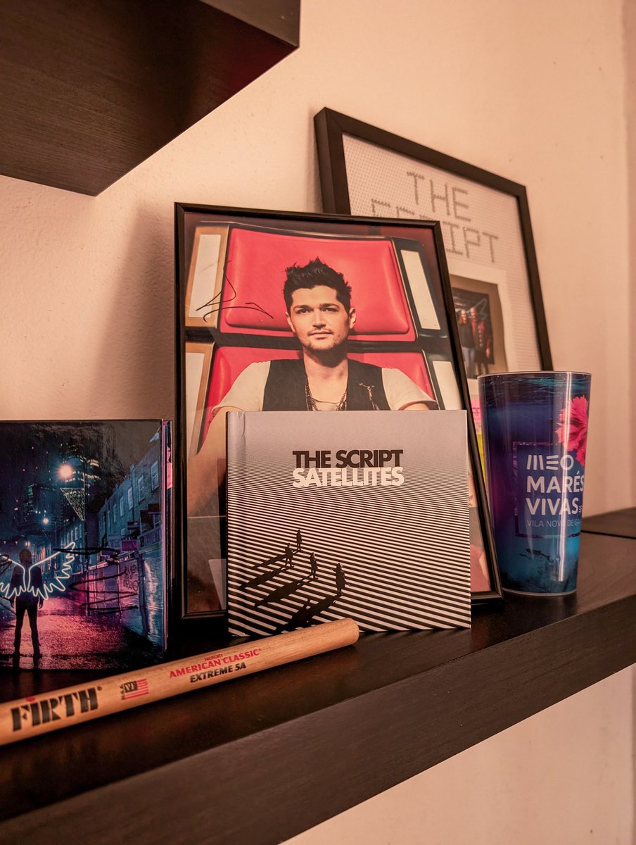 marta_thescript's tweet photo. Look what just arrived today 🥹 I'm love with it! 🩷 @thescript @TheScript_Danny @glenofthepower https://t.co/6BpVSSp0BP