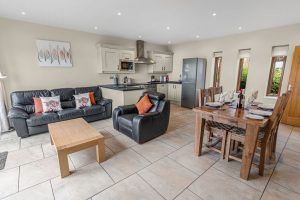 TheHolidayCots's tweet photo. Middleton Cottages in Middleton on Leven offers exceptional self-catering accommodation in the heart of North Yorkshire’s countryside!

🛏️ Sleeps 1-10
https://t.co/UEXqF0bUJY 

#MiddletonCottages #NorthYorkshire #Countryside #RuralGetaway #HorseRiding #Explore #Yorkshire https://t.co/lKtgtWZRVq