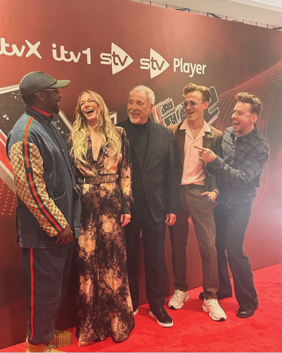 Tom Jones (@realsirtomjones) on Twitter photo Good to see my fellow coaches today! <a href="/thevoiceuk/">The Voice UK</a> returns Saturday 31st August on @itv ๐๏ธ๐๏ธ๐๏ธ #TheVoiceUK #TeamTom
๐ธ <a href="/TomFletcher/">Tom Fletcher</a>
๐ <a href="/hawkwc2/">PeterHawker</a> Good to see my fellow coaches today! <a href="/thevoiceuk/">The Voice UK</a> returns Saturday 31st August on @itv ๐๏ธ๐๏ธ๐๏ธ #TheVoiceUK #TeamTom
๐ธ <a href="/TomFletcher/">Tom Fletcher</a>
๐ <a href="/hawkwc2/">PeterHawker</a>