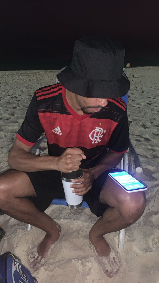 LelekodaFm's tweet photo. Tim tim mais um brinde pra mim, mais um ano, gratidão ☺️🥳 https://t.co/GZnGYW4c1K