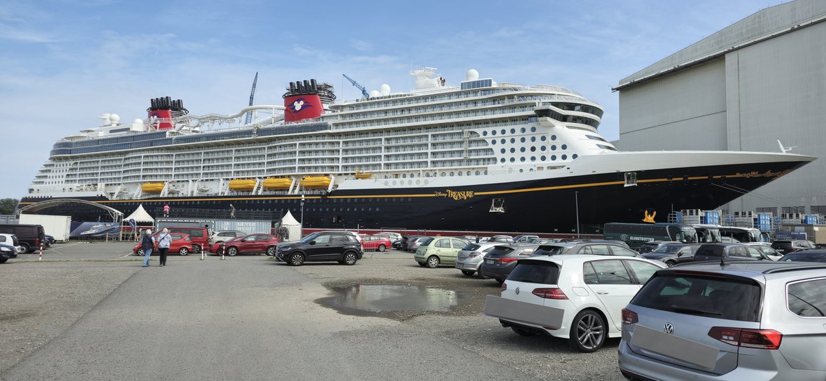 saschkaa92's tweet image. Was nen Dampfer.🫨🛳#DisneyTreasure #MeyerWerft