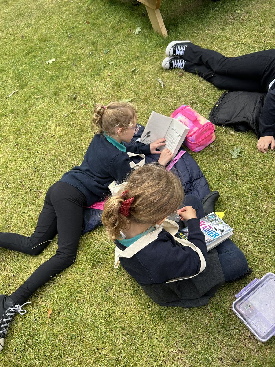 We have had the best day taking p1-7 to Edinburgh Book Festival! What a way to inspire our learners to be curious about the world and become avid readers and writers. Thank you <a href="/MGLnrd/">M. G. Leonard</a>, <a href="/andyseedauthor/">Andy Seed</a>, @CatCawthorne and Sara Ogilvie.
P5/6/7 were excited to meet the Gruffalo!
