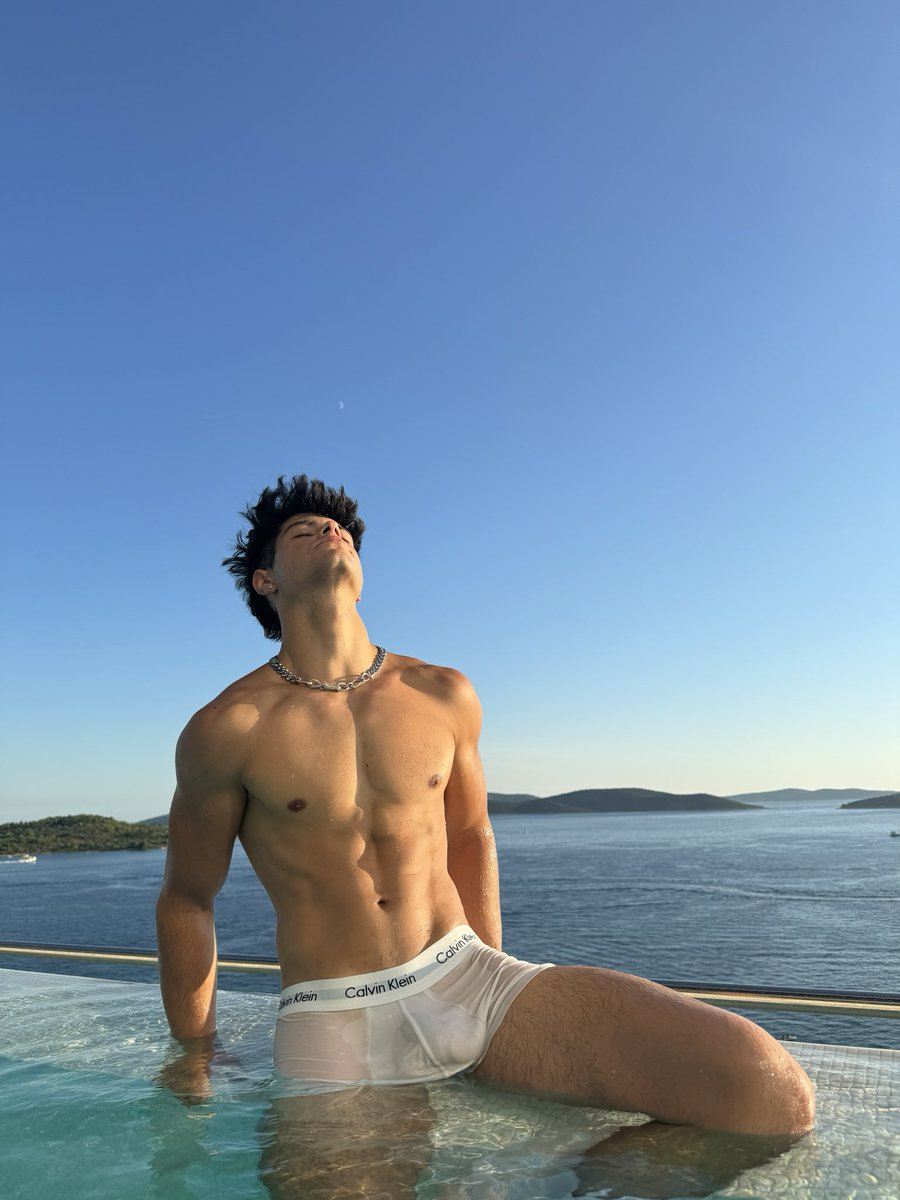 XXX4Noah's tweet photo. Retweet if you like what you see 😁 more here https://t.co/XlZdtuPZan https://t.co/YT3N3uccL5
