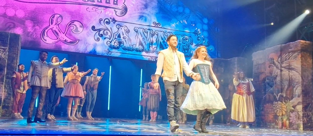 5th time seeing show 1st time seeing UK touring cast in Glasgow <a href="/KingsandRoyal/">The King's Theatre & Theatre Royal</a> Monday night and wow they were amazing! Unfortunately have wait for Dublin next year to see show again <a href="/julietmusical/">& Juliet UK</a>