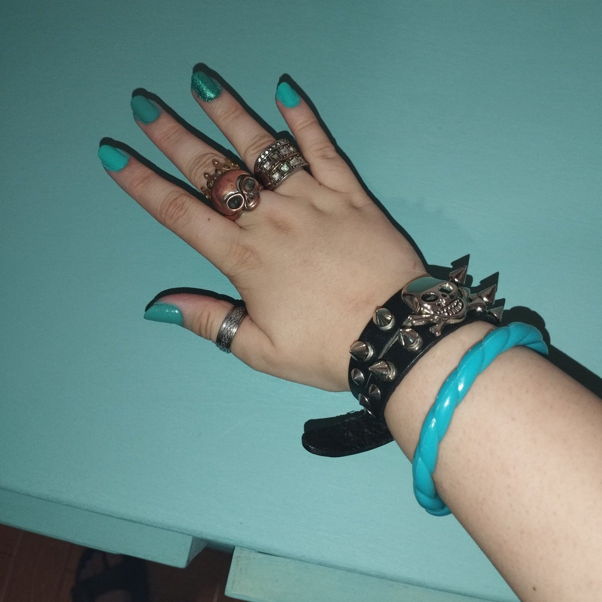 SayloinRiki's tweet photo. I made Tamataki and Chamataki nails!
Which is turquoise or teal mix!!<3
^ω^ 💅🏻🩵💚🦎🐢🌟✨
.
So what do you think? ;3
.
#tamatakiandchamataki #gardenofbanban #2headed #turtle #chameleon #hybrid #turquoisenails #tealnails #cutienails #bracelets https://t.co/LV8UmBjoVx