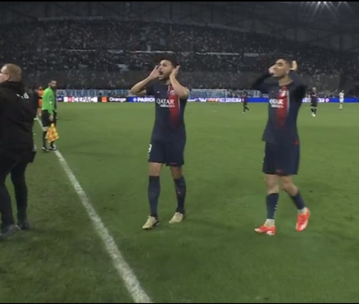 HopeWann99's tweet photo. @planetom13 Faut rester 90 minutes à chanter peut importe le score et toute la saison https://t.co/2IStf1PYp7