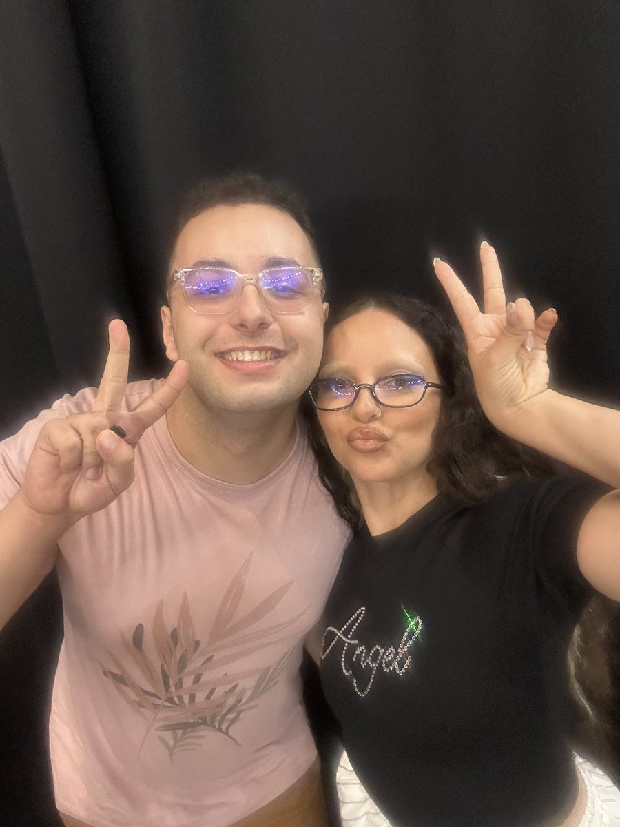 britneys_diner's tweet photo. Conheci a @jadethirlwall 
Um dos maiores sonhos da minha vida, agora mais do que realizado. 

Melhor noite da minha vida. Que honra conhecer  uma artista tão icônica que eu amo e acompanho por anos. Jade, I love you so much!!!

Obrigado @filtrmusicbr @sonymusic https://t.co/NqooDl4UGH