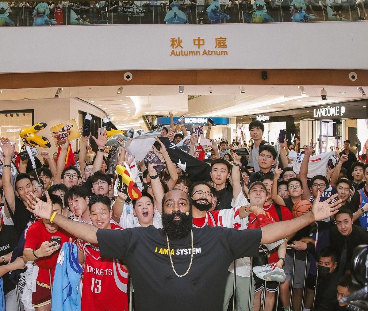 TheDunkCentral's tweet photo. “I am a system.”

- James Harden’s shirt 🔥 https://t.co/E6bFiSNZ3D