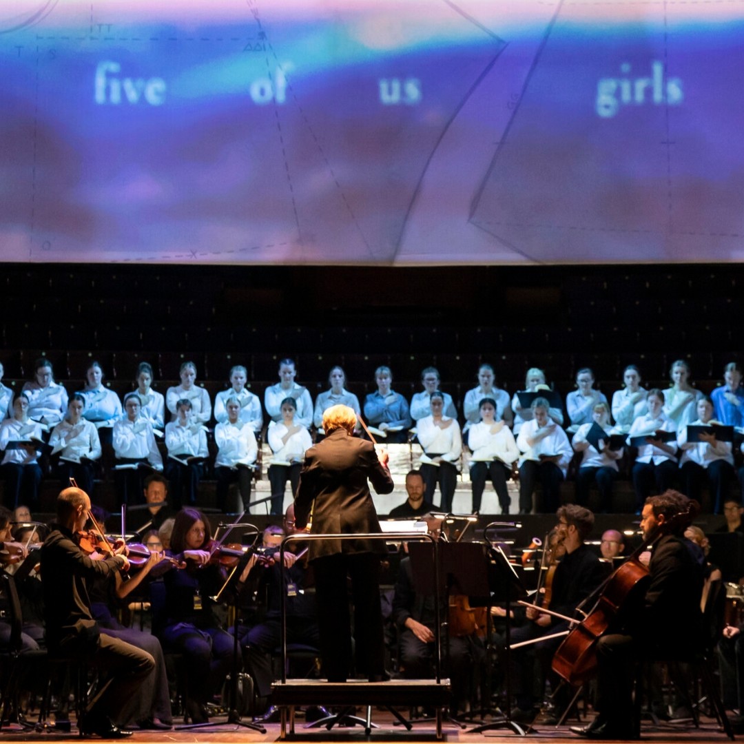 edintfest's tweet photo. What an honour to host this UK premiere last night ⭐ ⭐ ⭐ ⭐ ⭐ 
'Trailblazing' (New York Times) conductor Marin Alsop, the Philharmonia Orchestra &amp; the female voices of NYCOS came together for Julia Wolfe’s Fire in my mouth.
📷 Jess Shurte/Edinburgh International Festival https://t.co/TF0QQWsbwZ