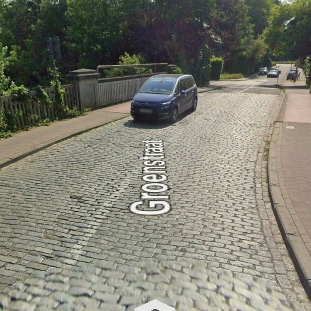 stevedhulster's tweet photo. Zo blij dat we deze nachtmerrie voor fietsers (en voetgangers) eindelijk hebben kunnen wegtoveren. Dikke merci ook aan diensten van @StadMortsel @prov_antwerpen en @GemeenteHove. #bucketlist #fietsostrade #rodeloper https://t.co/0IzZLG0ShF