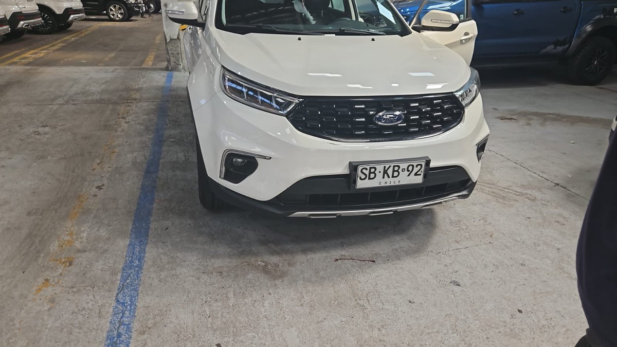 Makitz's tweet image. #robo #lascondes FORD TERRITORY BLANCO PPU SBKB92 robado en Vaticano con Vespucio. @Muni_LasCondes @Carabdechile @Carolina_Saez