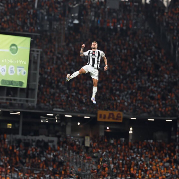 svolumeofficial's tweet photo. Biraz fazla havalandık 🦅🇹🇷

#Besiktas #immobile https://t.co/Yf7EiwjzrF