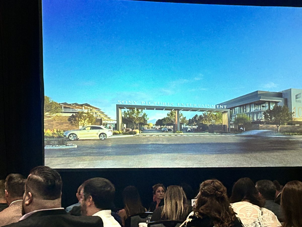 jenpbradley's tweet photo. Exciting fireside chat with @TinaQuigley and Tony Vinciquerra @SonyPictures, CEO #VegasPerspective @LVGEA -Benefits: 19,000 jobs
“Already have number of trained people…”
Competitive edge: proximity to Calif; plus, talent would love to be here. #LocalWorkforce #DiversifyEconomy https://t.co/F9pXguGC9v