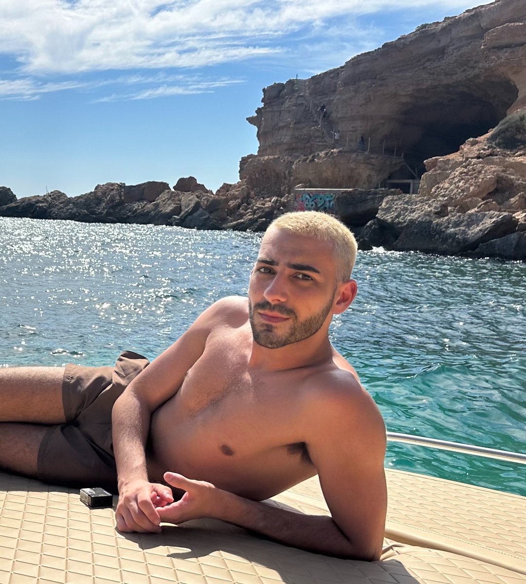 joshcem8's tweet photo. 🏝️🏝️🏝️🏝️

#gayuk #gaymale https://t.co/Qs9KBxZuj7