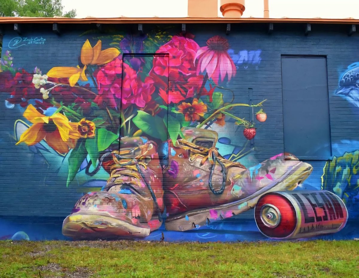 Art by American Zach Curtis in Le San, Quebec, Canada (2024) #zachcurtis #streetart #lamolinastreetart | photo via artist mysl .nl/gKdbd