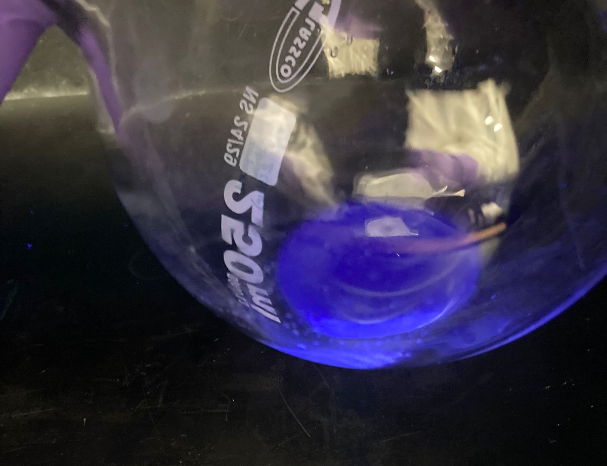 WrenGroupChem's tweet photo. Fluorescent Fursday here in the Wren Group. @KingstonUniChem @Stephen34343631. @Embleton can you match this with your inorganic complexes.

#RealTimeChem https://t.co/3UL8dPBiPi