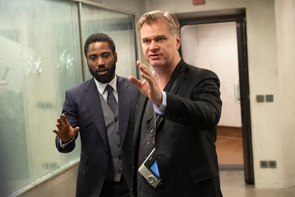 imPatrickT's tweet image. Have you ever wondered why Christopher Nolan often has a little Casio portable TV around his neck on set? 

It&apos;s so he can monitor framing wirelessly. 
Typically you see directors with fancy 4K handheld monitors or even iPads... not Nolan. He&apos;s been using this Casio solution for…
