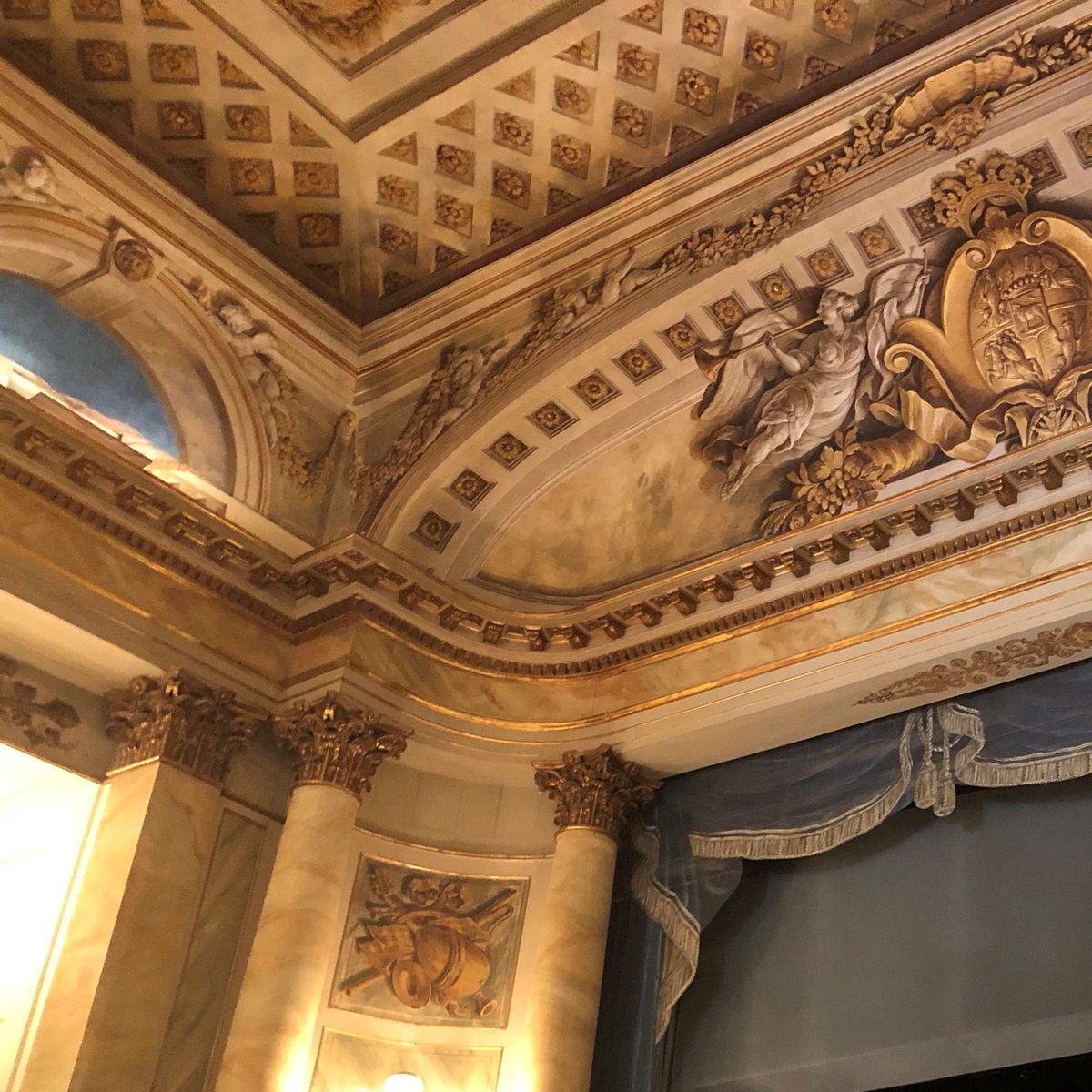 yaniewicz's tweet photo. Warm thanks @ChopinInstitute for a special afternoon in Lazienki Palace #Warsaw - royal elegance from the age of #Yaniewicz's patron Poniatowski. Private tour of court theatre before filming in the gardens and orangery.
@PLInst_London @InstytutAM https://t.co/uOiBAYjeHZ