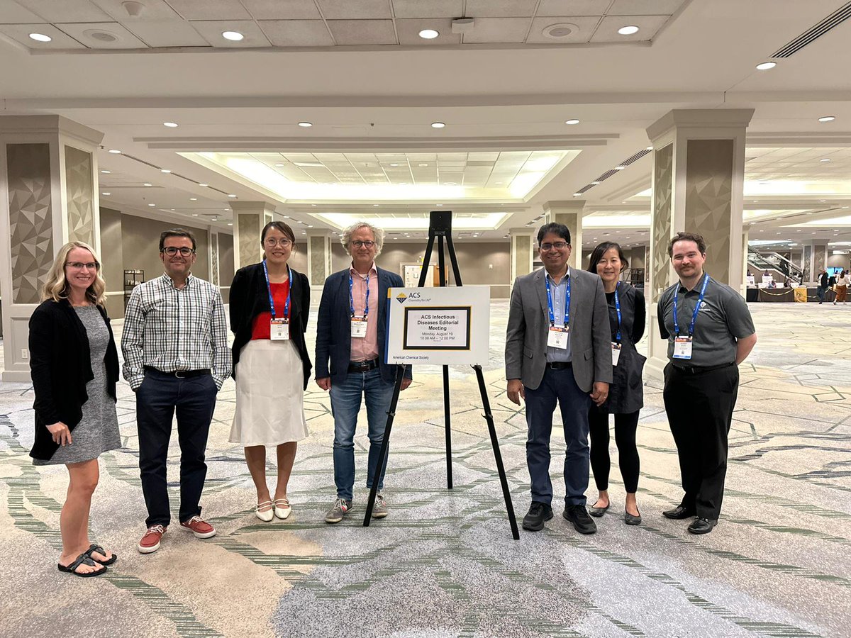 Had a wonderful and productive editorial meeting with the Team of ACS Infectious Diseases at #ACSFall2024! A big thank you and kudos to the hard-working Team ACSID! We discussed many new initiatives, and resolved our commitment to the ID research community! #ACSInfectiousDiseases