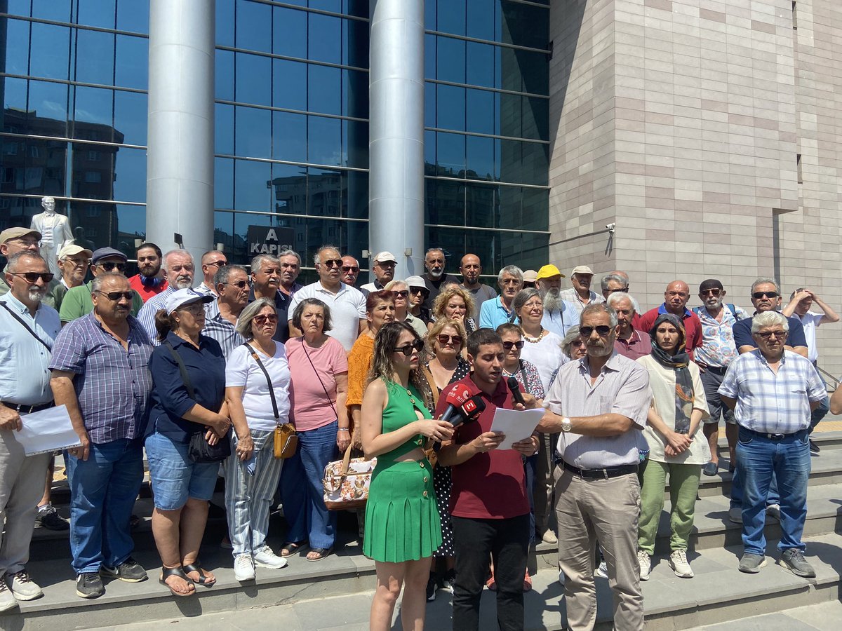 Cengiz’in bürokratı, AKP’nin adayı il müdürü Hikmet Çelik hakkında suç duyurusunda bulunduk. 

Alpagut Yok Olmayacak!

#HikmetÇelikGörevdenAlınsın