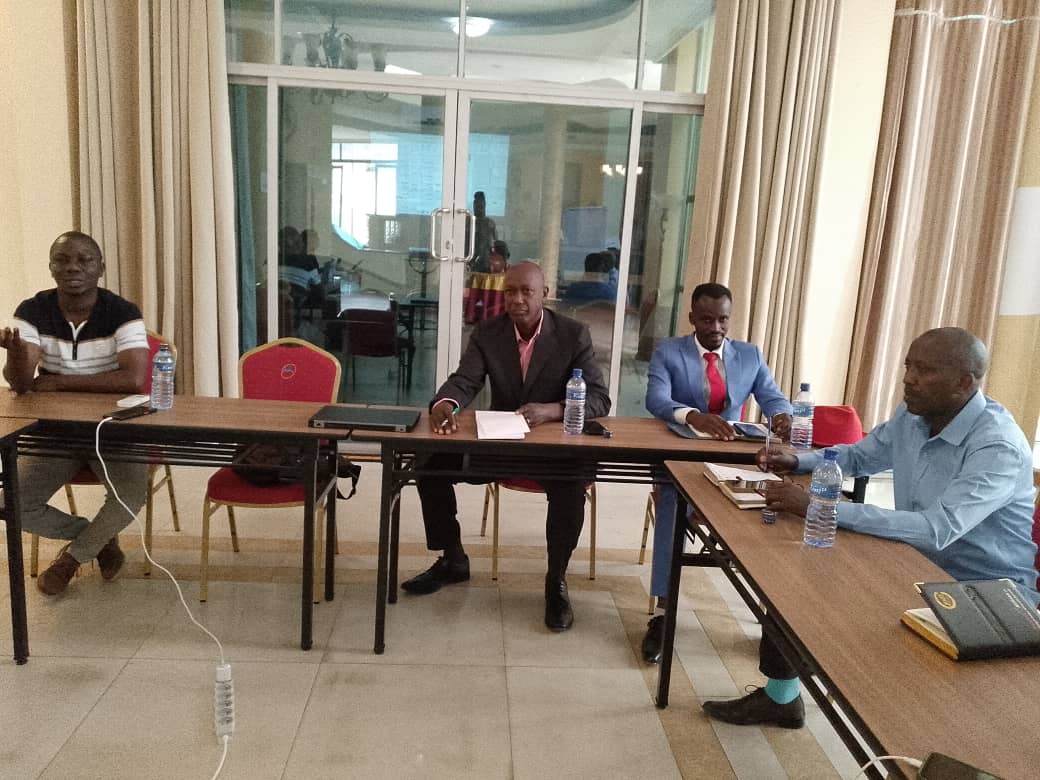 CebulacCt's tweet photo. 1.Ce jeudi, 22 août 2024, le 
Directeur du #CEBULAC, Honorable Sylvestre SINDAYIHEBURA, accompagné par certains cadres du #CEBULAC, a participé à un atelier organisé par la Bibliothèque Sans Frontières à #Martha_Hôtel. https://t.co/sPhCJFXeME