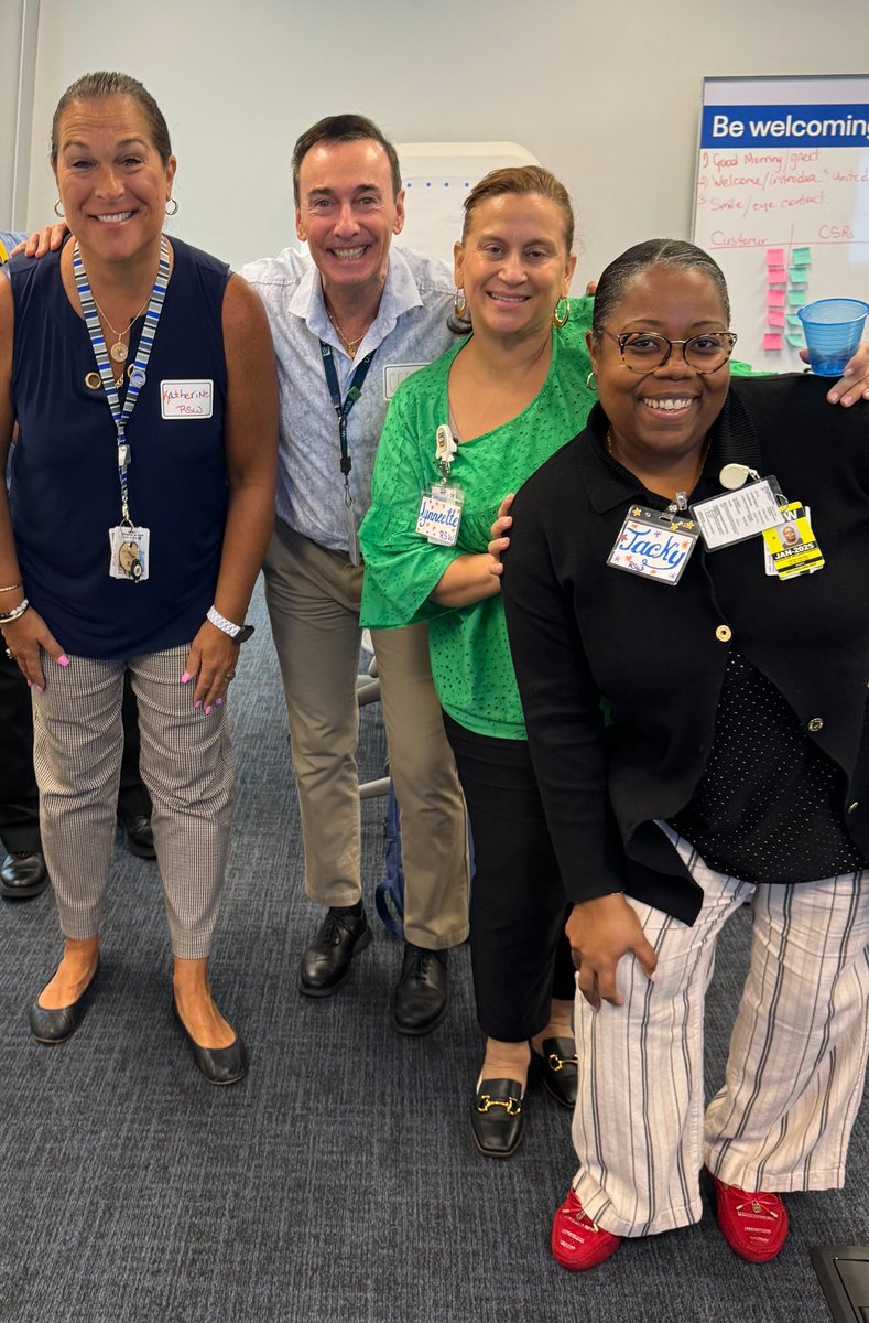 MikeSpagnuoloUA's tweet image. So proud of the @united Team at @RSWairport that are delivering the Service Excellence training. It focuses on defining &amp;amp; elevating Customer Service behaviors &amp;amp; teaching best practices that will positively impact our customers. @DJKinzelman @jacquikey @LouFarinaccio @scarnes1978